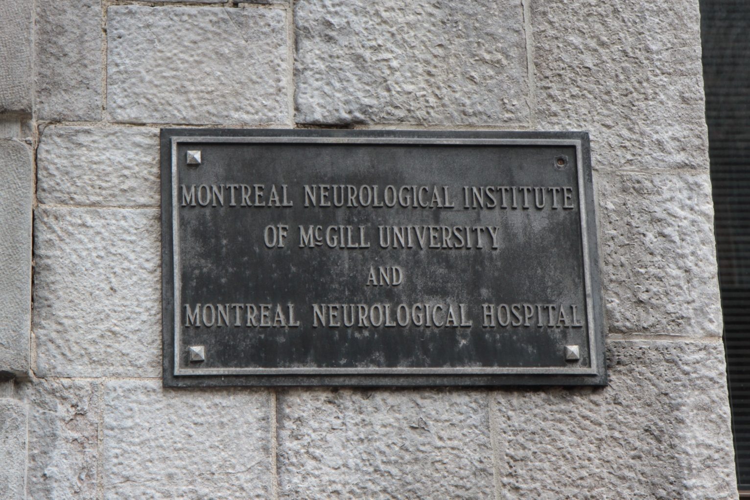 Montreal%20Neurological%20Institute%2C%20McGill%20University%20-%2004.JPG
